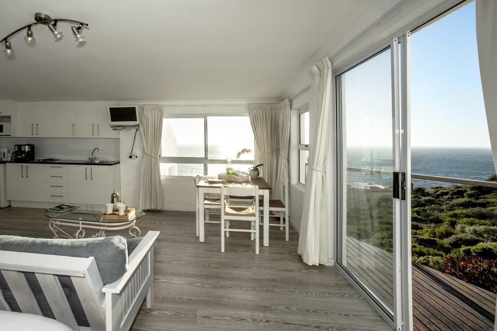 Rocklands Seaside Bed And Breakfast Саймонстаун Экстерьер фото