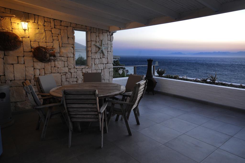 Rocklands Seaside Bed And Breakfast Саймонстаун Экстерьер фото