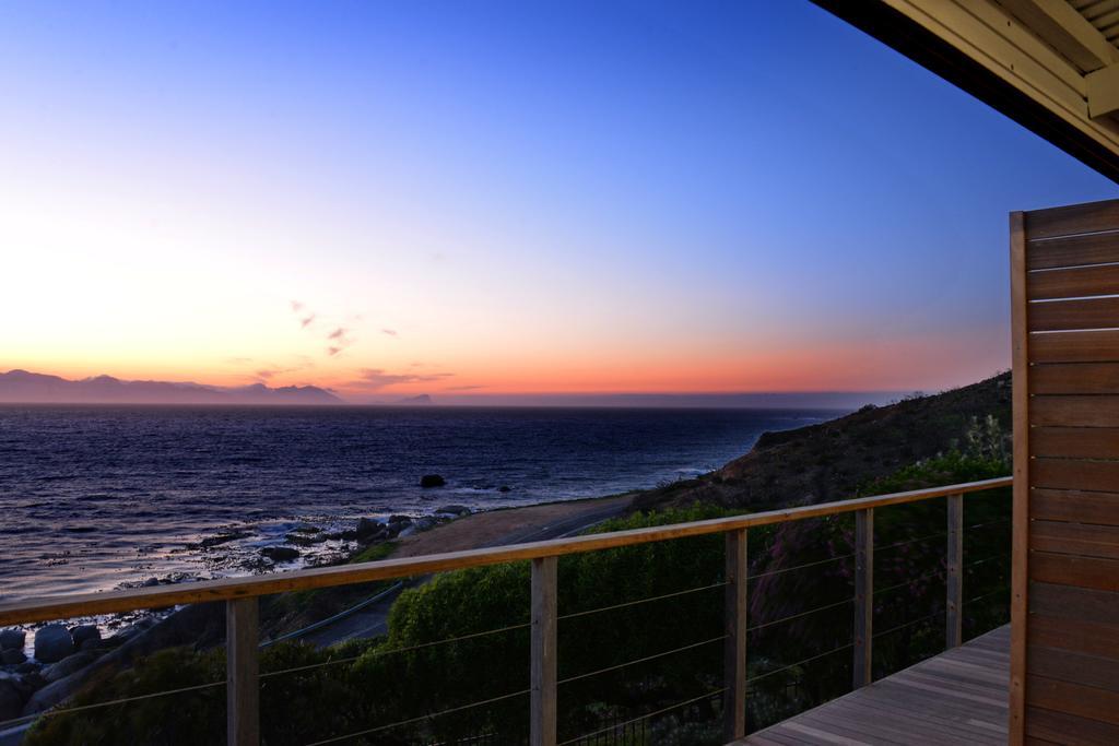 Rocklands Seaside Bed And Breakfast Саймонстаун Экстерьер фото