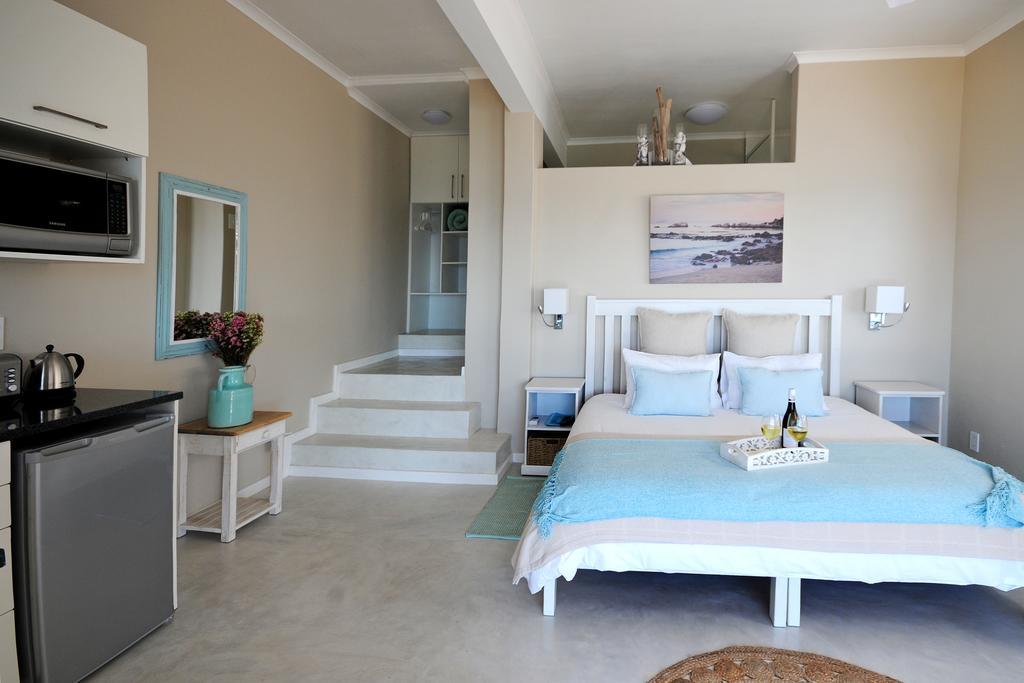 Rocklands Seaside Bed And Breakfast Саймонстаун Экстерьер фото